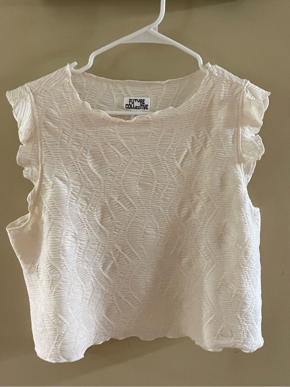 Future Collective sleeveless top Sz 1X, like new ,cream color patterned stretchy